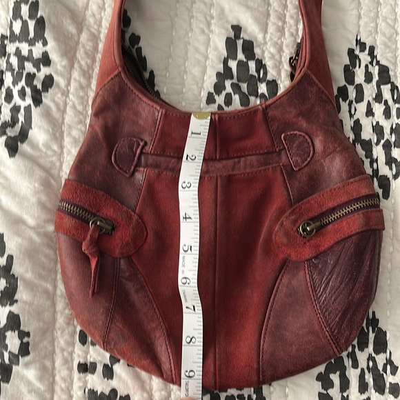 Gorgeous cranberry leather and suede purse - Picture 8 of 9